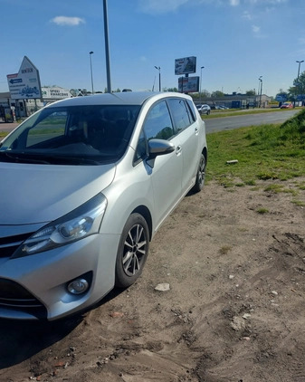 Toyota Verso cena 18500 przebieg: 293500, rok produkcji 2013 z Toruń małe 16